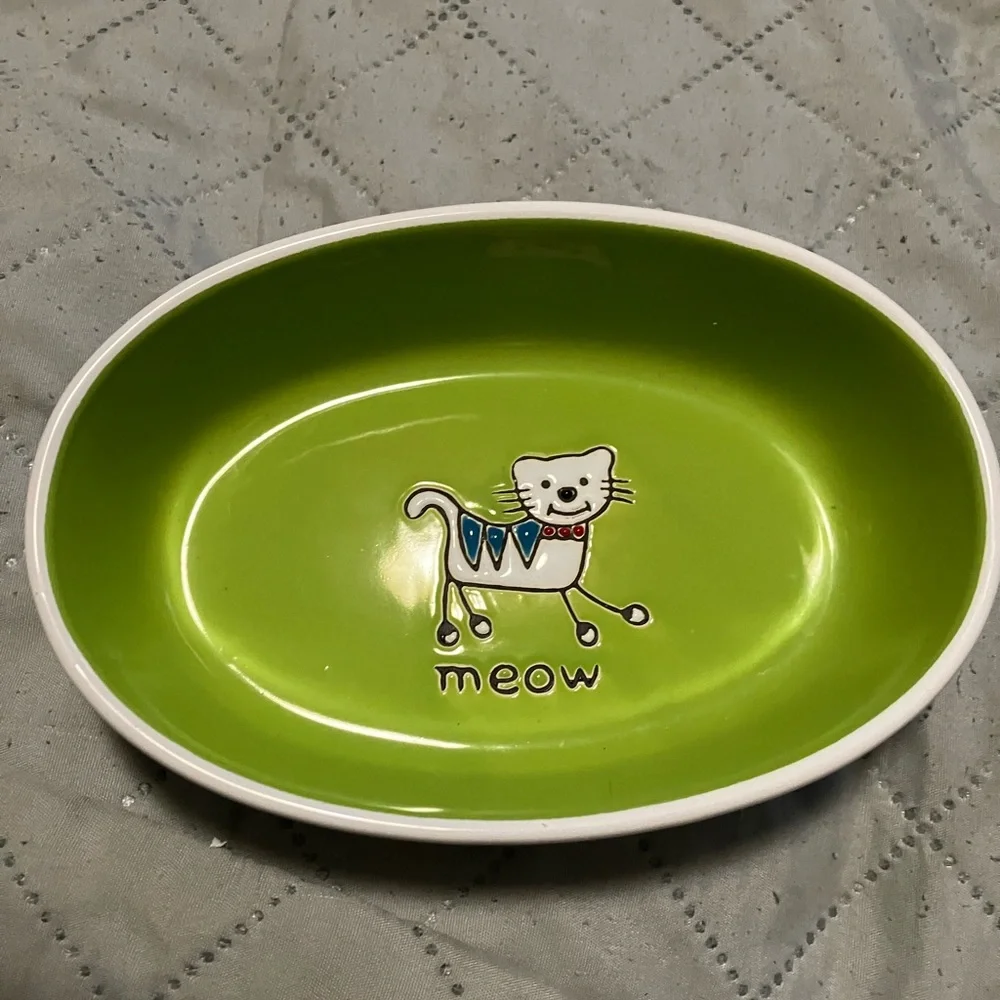 NWOT Green Petrageous Design Silly Kitty Oval Stoneware Cat Dish